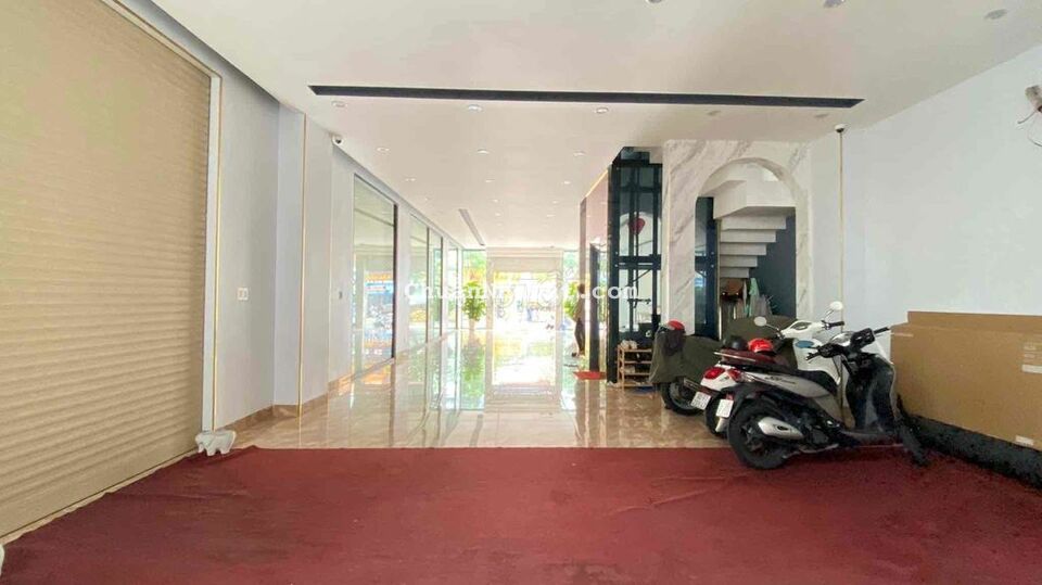 Cho thuê mặt bằng đẹp thiết kế trống suốt kinh doanh đ. Phạm Văn Thuan