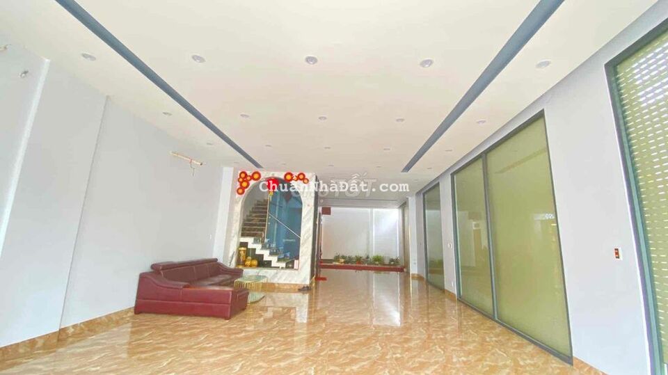 Cho thuê mặt bằng đẹp thiết kế trống suốt kinh doanh đ. Phạm Văn Thuan