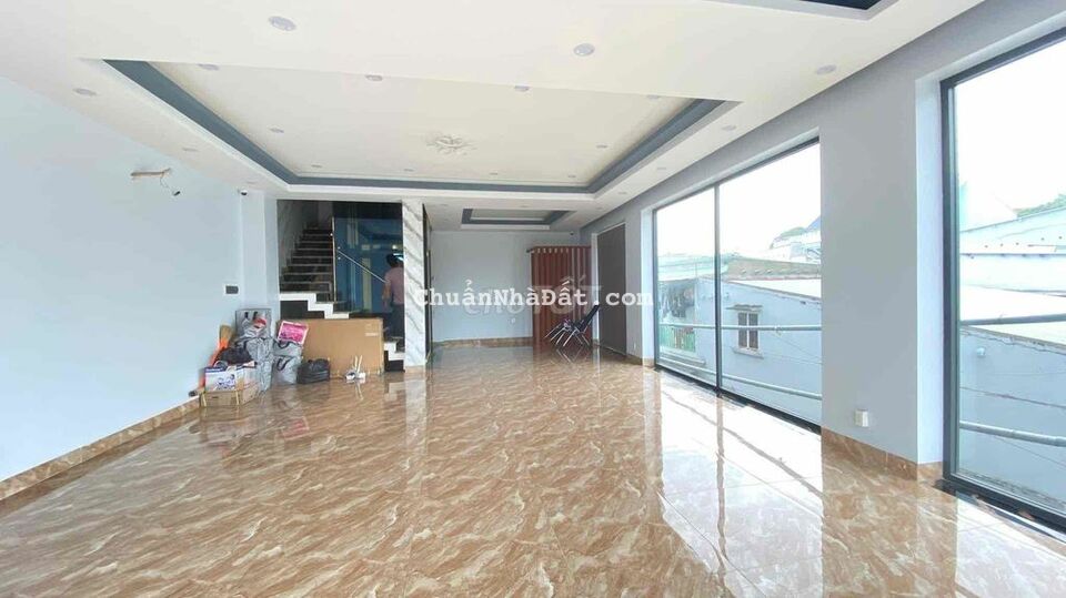 Cho thuê mặt bằng đẹp thiết kế trống suốt kinh doanh đ. Phạm Văn Thuan