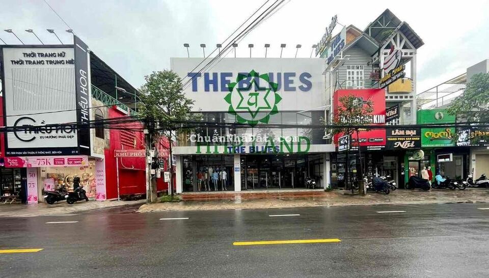 Cho thuê mặt bằng 2 mặt tiền đường Phạm Văn Thuận, ngay Coopmart