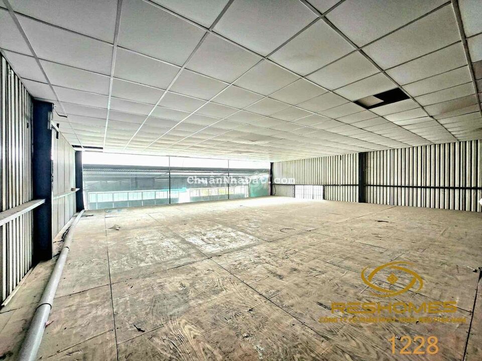 Mặt bằng 25tr/th ngang 11m đường Lý Văn Sâm kinh doanh đa ngành nghề