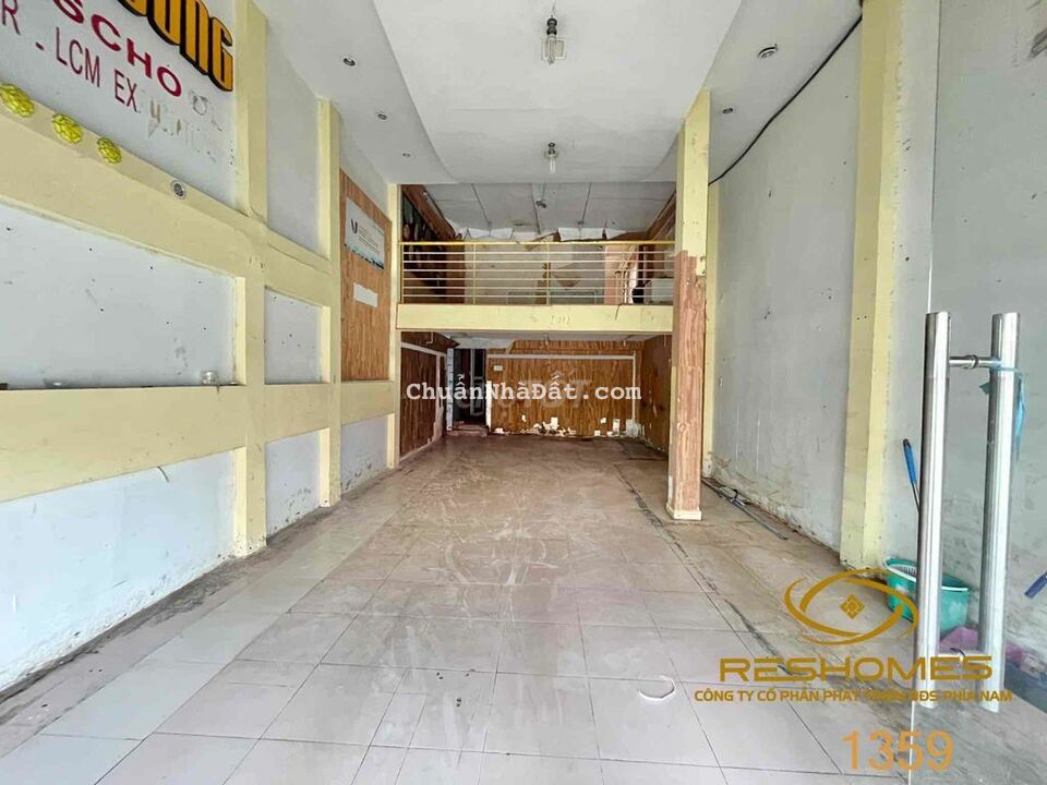 Cho Thuê Mặt Bằng đẹp trống suốt Cung đường sầm uất 30/4 Ngay trường Cho Thuê Mặt Bằng đẹp trống suốt Cung đường sầm uất 30/4 Ngay trường