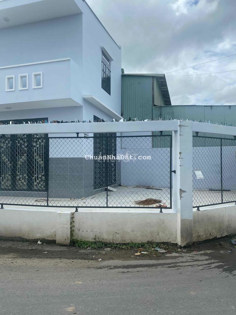 cho thuê nhà nguyên căn mới tinh 3 phòng ngủ mặt tiền đường 8m