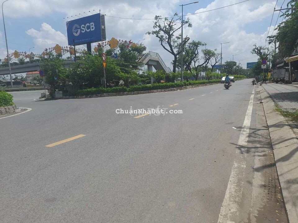 Kho có văn phòng diện tích 15x45 ( 670m2) gần C11 giá 55 triệu TL