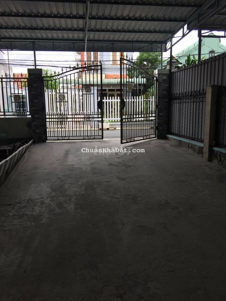 KHO TRỐNG SUỐT LỘ XE TẢI 5 TẤN TỚI KHO , KHO GIÁP KDC NGÂN THUẬN. Q.BT