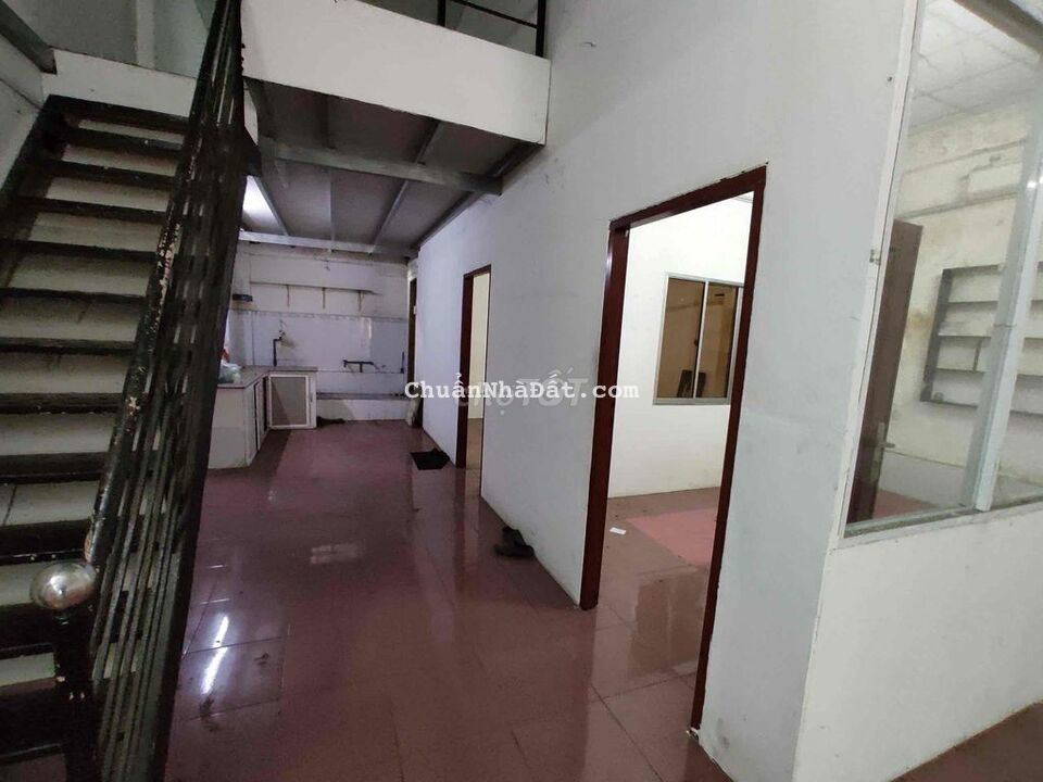 Cho thuê mặt bằng 7x32 mặt tiền đường Cách Mạng Tháng 8