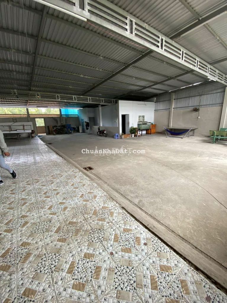 Kho 300M2 mặt tiền lộ conteiner khu công nghiệp trà nóc