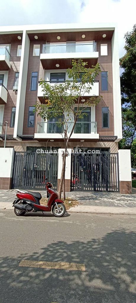 Nhà đôi mới tinh khu tên lửa 8*20m một trệt 3 lầu ngay công viên