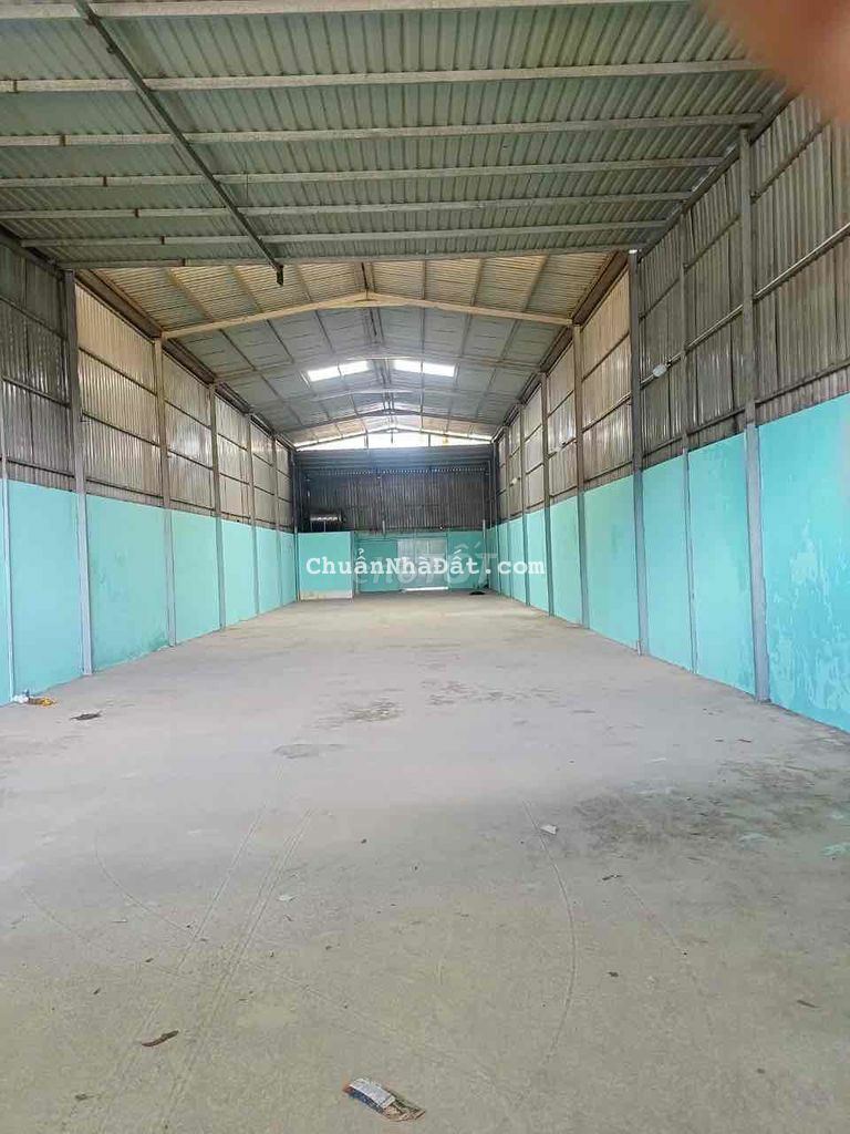 kho xưởng cho thuê rẻ. dt 320m. cuối liên khu 5-6, bình tân.