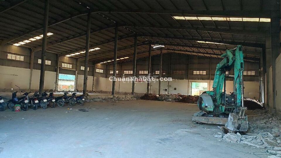 Kho xưởng 3800m2 khuôn viên, container 24/24 , có pccc