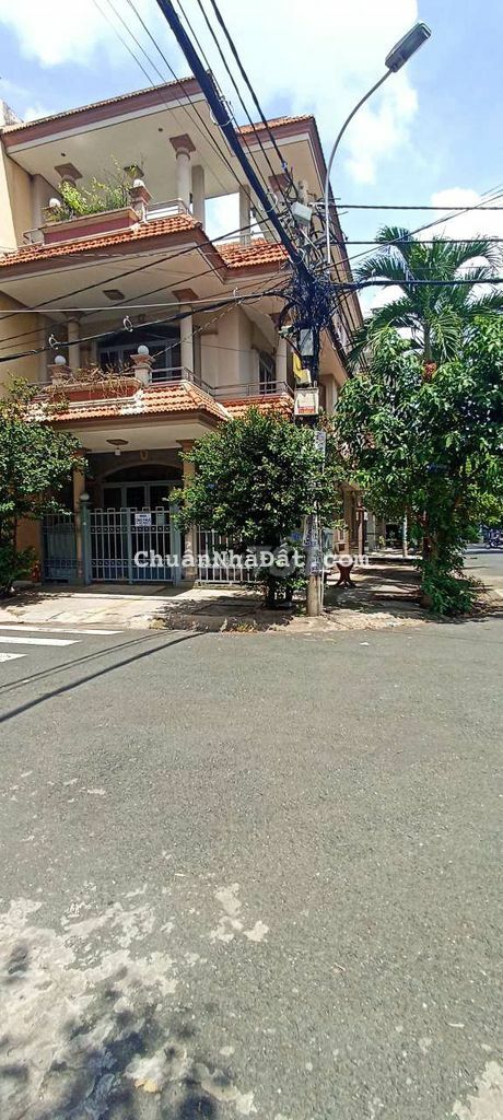 Nhà góc 2mt khu tên lửa 6*21m hai lầu vỉa hè rộng