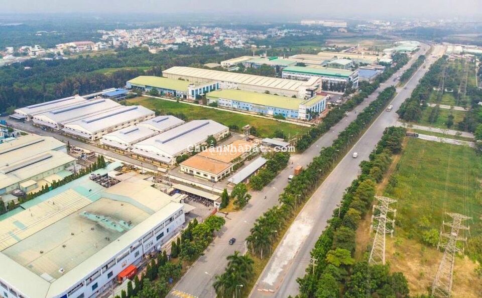 Kho xưởng dt từ 200 đến 5000m2 tại kcn Long Hậu Kho xưởng dt từ 200 đến 5000m2 tại kcn Long Hậu