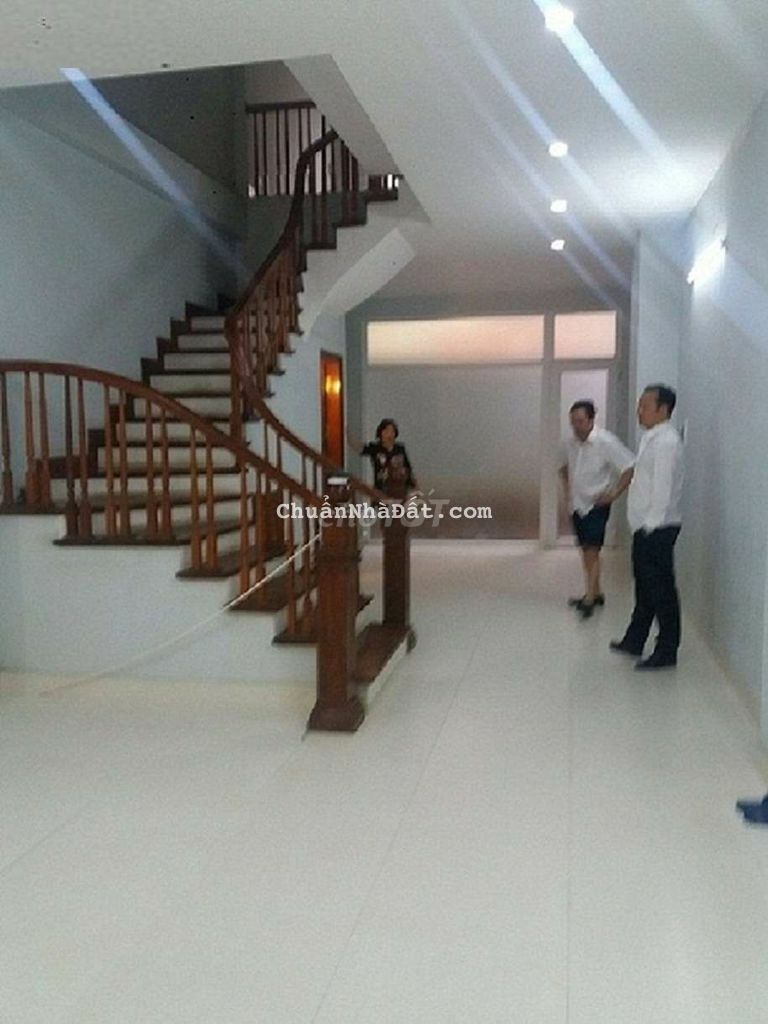 Mặt ngõ 10 Nguyễn Văn Huyên Dt 60m2 x 6t đường 10m