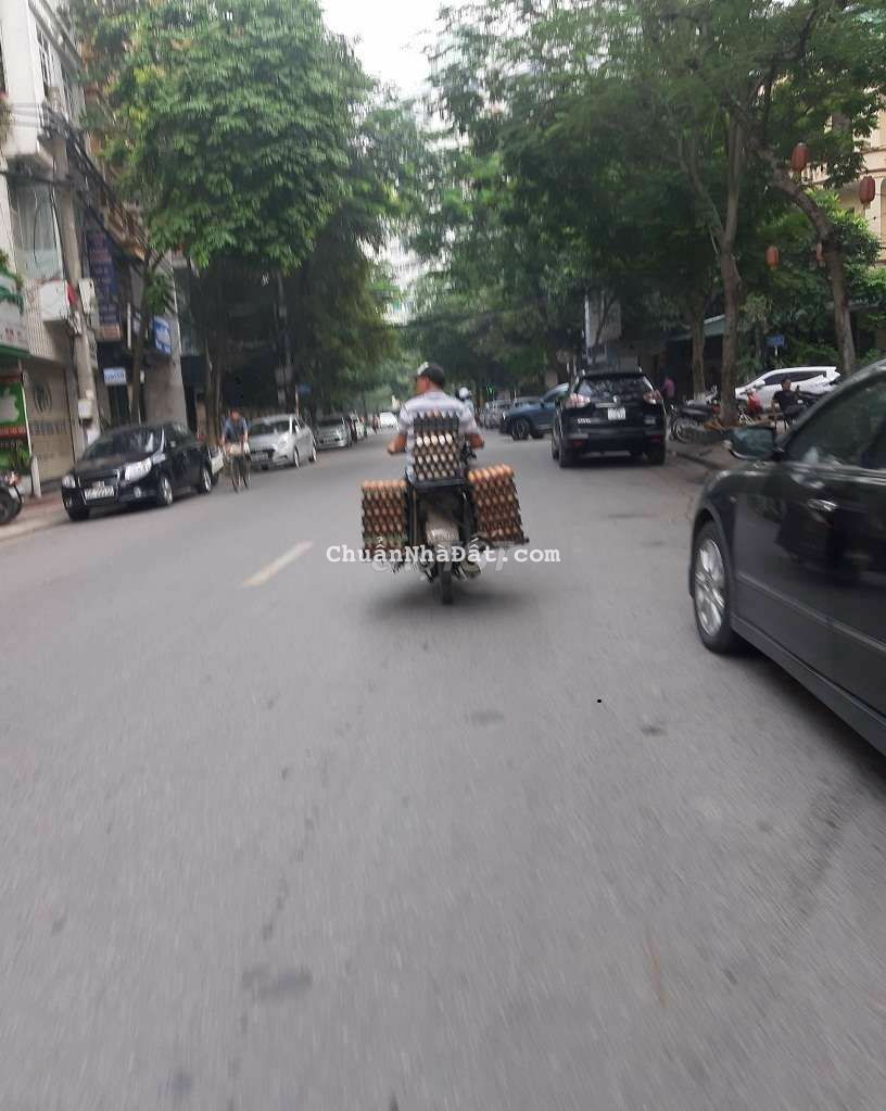 Mặt ngõ 10 Nguyễn Văn Huyên Dt 60m2 x 6t đường 10m