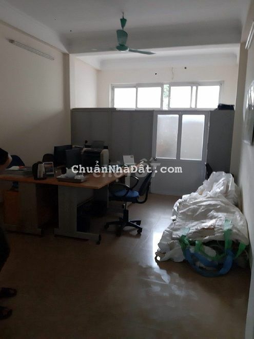 Nhà cho thuê ngõ 158 Nguyễn Khánh Toàn, dt 68m2 x 4T, mt 5m, đường 7m