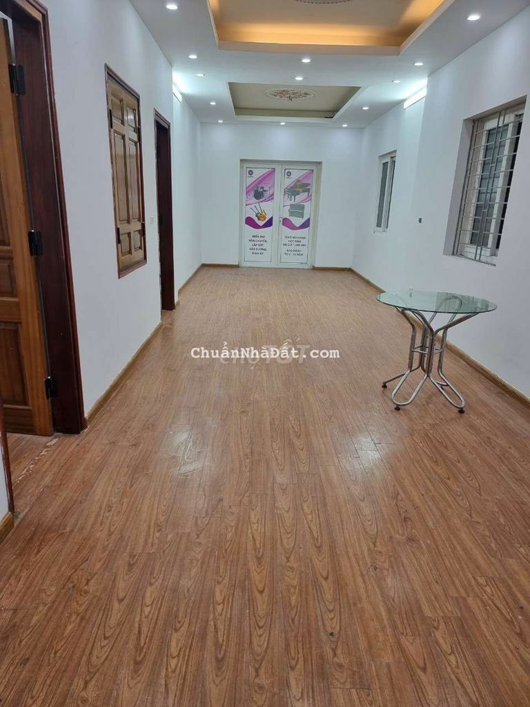 Mời thuê nhà MP Nguyễn Khang 97m kinh doanh 42 triệu,