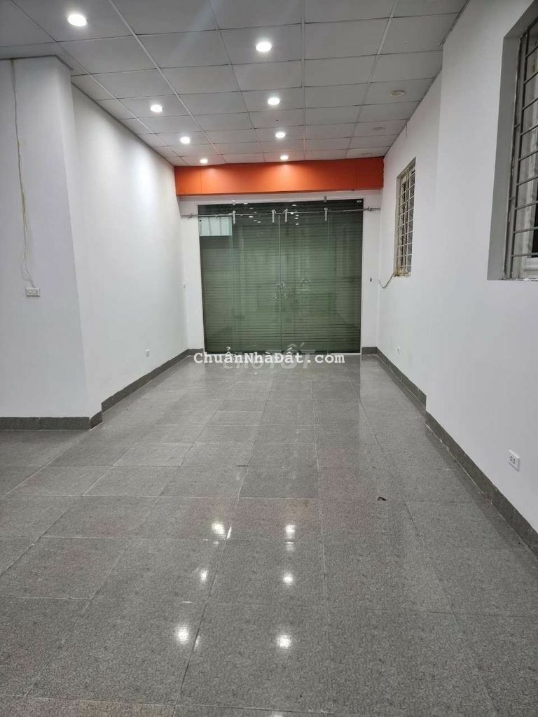 Mời thuê nhà MP Nguyễn Khang 97m kinh doanh 42 triệu,