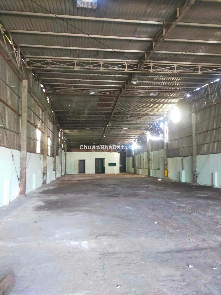 Kho 500m2 MT Trần Đình Nam - Xe công đậu đỗ