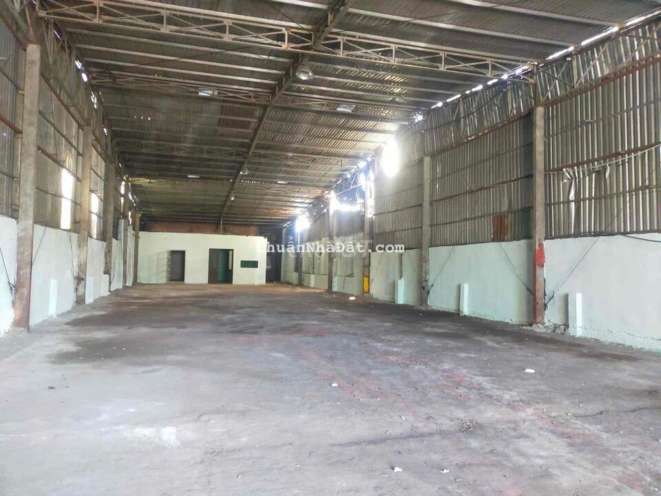 Kho 500m2 MT Trần Đình Nam - Xe công đậu đỗ
