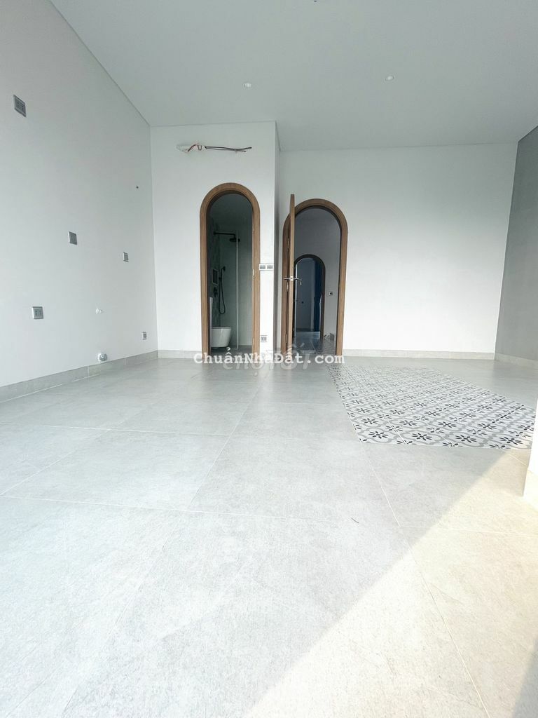 Văn Phòng Sang Xịn tại Hòa Xuân 50m2 có phòng tiếp khách gần trung tâm