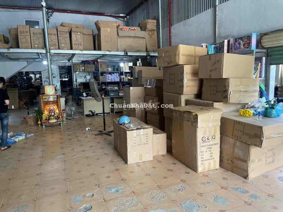 KHO XƯỞNG GẦN HOÀNG VĂN THÁI 850 M2