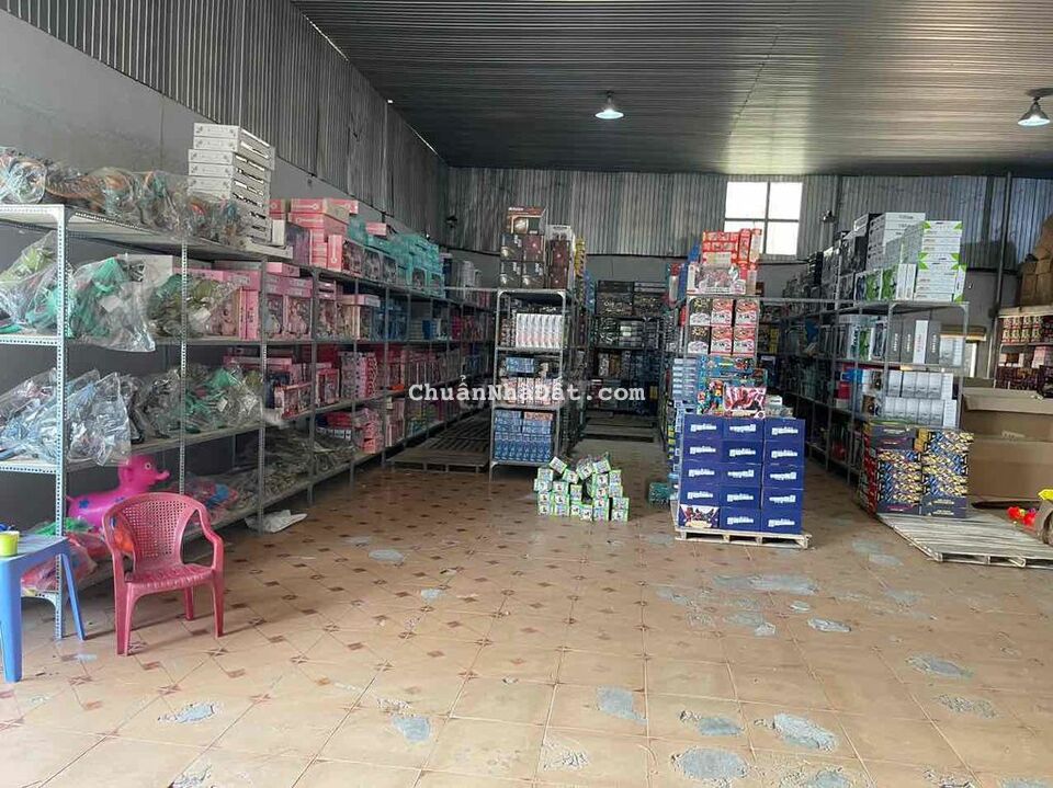 KHO XƯỞNG GẦN HOÀNG VĂN THÁI 850 M2