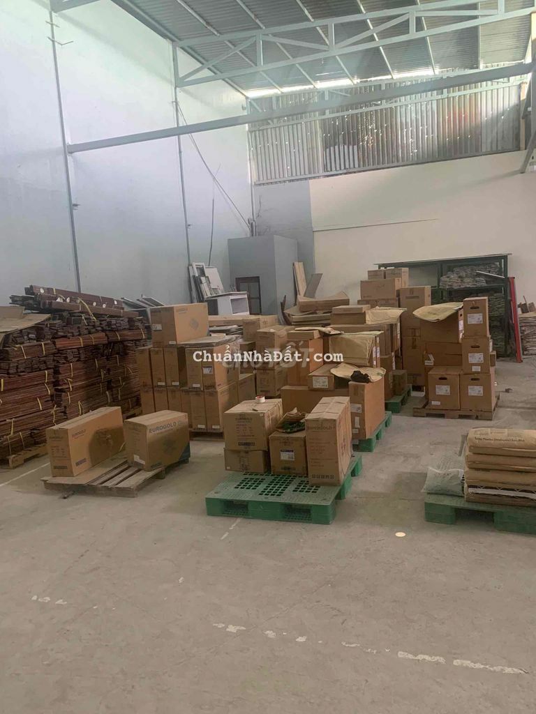 Cho Thuê Kho 200M - Gần BV Dĩ An , Điện 3 Pha , Đường Xe Tải Chạy