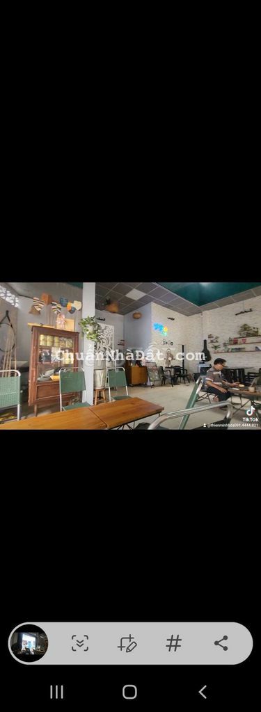 Sang quán cafe đang kinh doanh tốt, góc ngã 4 đông đúc
