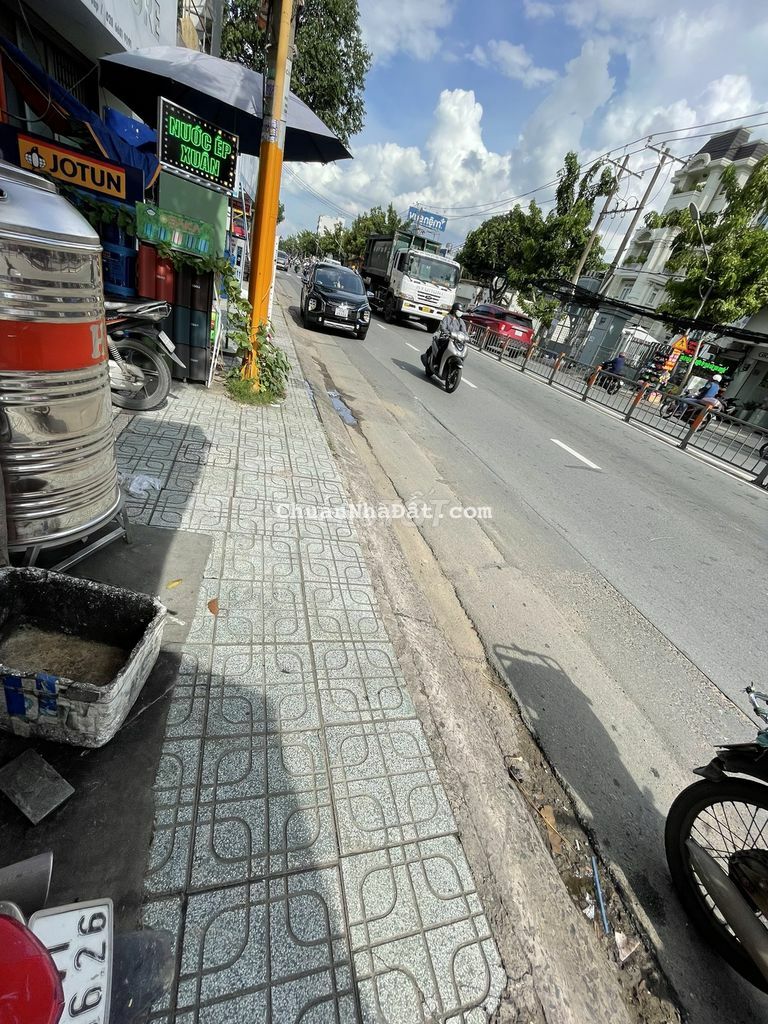 QUÝ KHÁCH CẦN MẶT TIỀN QUANG TRUNG LIÊN HỆ EM XEM CĂN NÀY, RỘNG LẮM