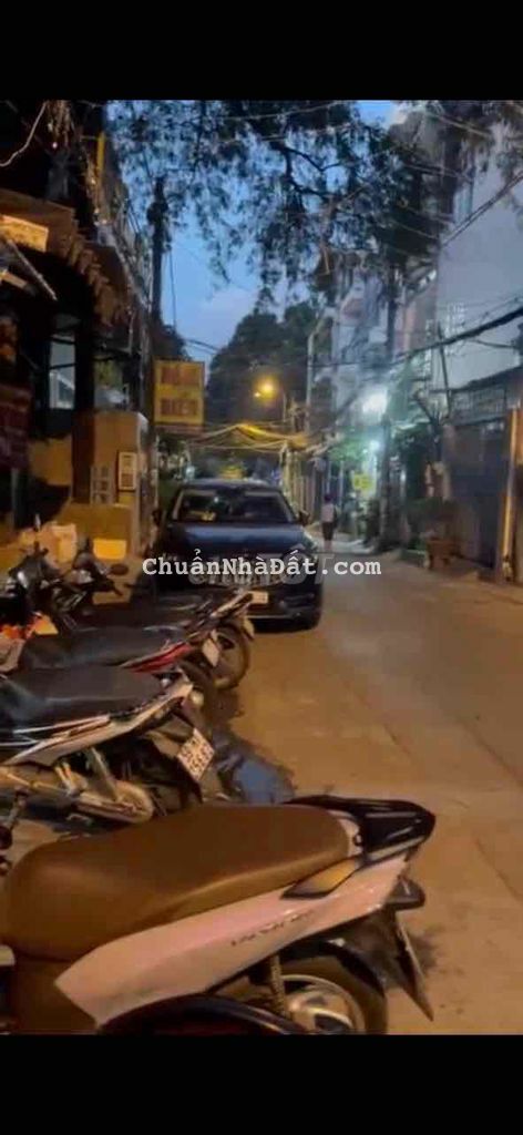 Cho Thuê Mặt Bằng trống suốt ngay MT lê Đức thọ