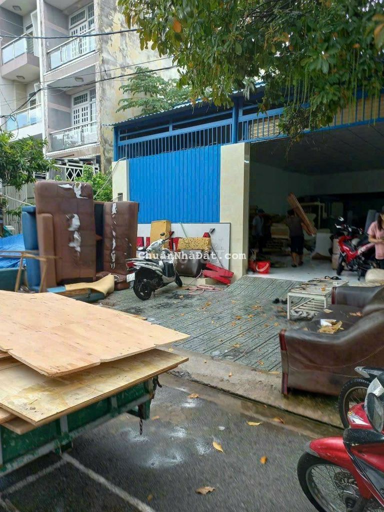 Kho xưởng hẻm 12m, 8X25M, đúc lửng mới đẹp, Phạm Văn Chiêu