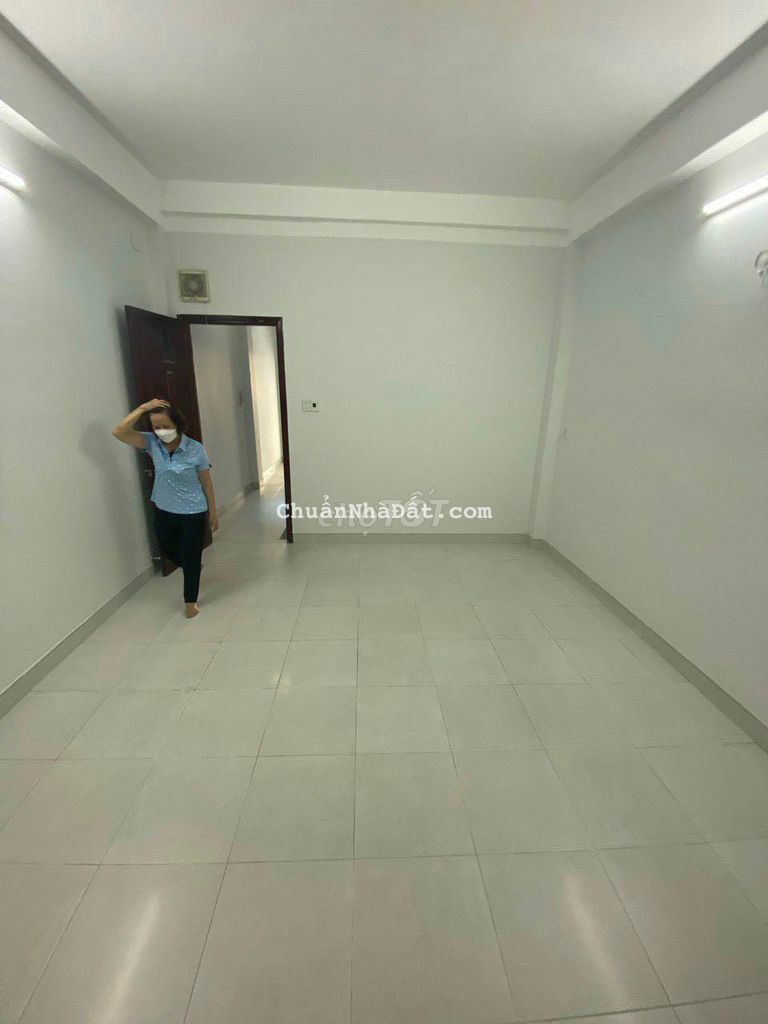 Nhà HXT Phan Văn Trị Ngay Emart vị trí Cực Đẹp P.5  ( 3 Lầu )