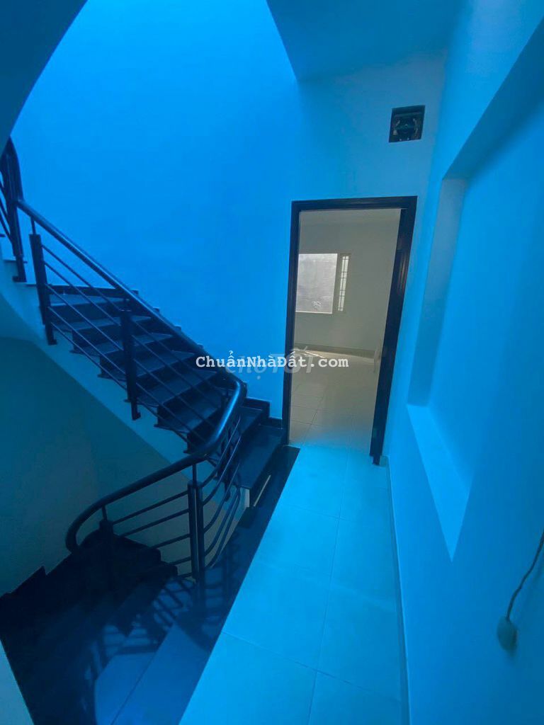 Nhà HXT Phan Văn Trị Ngay Emart vị trí Cực Đẹp P.5  ( 3 Lầu )