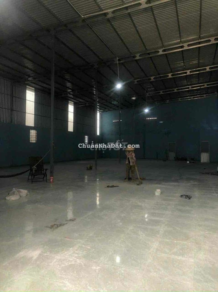 Kho xưởng MT đường lớn KD 20x30m 600m2  trần cao