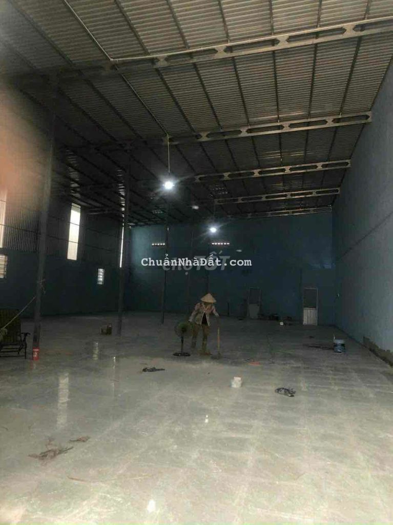 Kho xưởng MT đường lớn KD 20x30m 600m2  trần cao