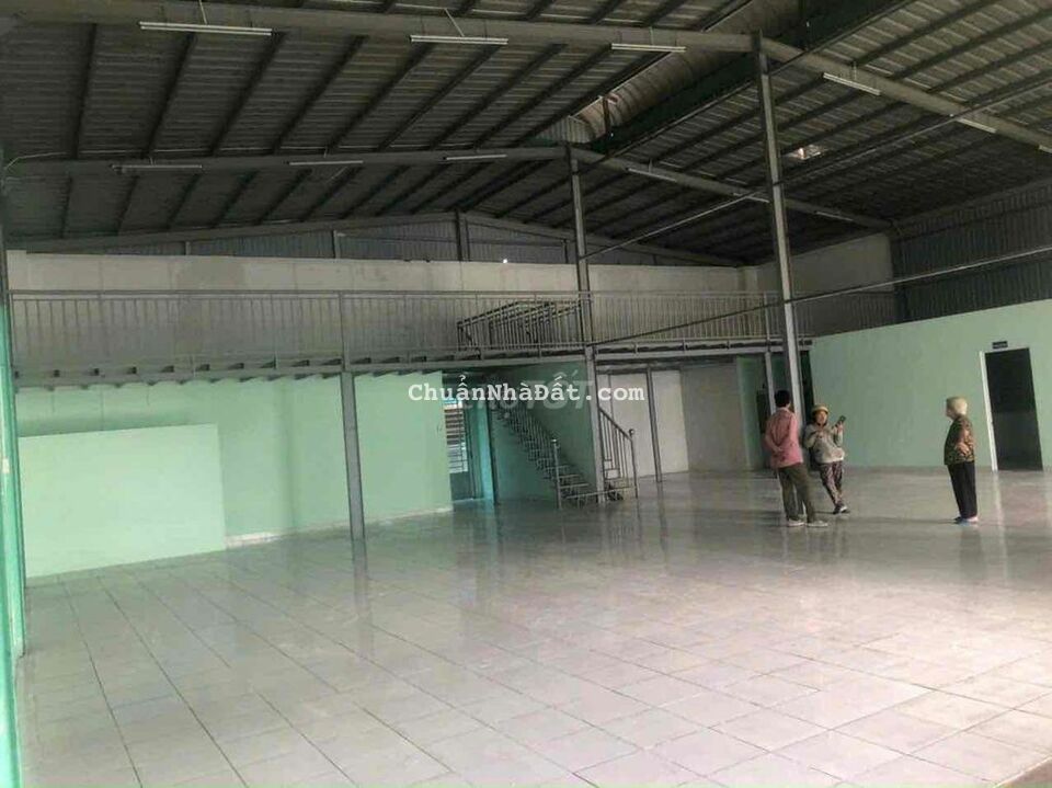 Cho thuê kho 600m2 (30x20m) đường xe tải p8