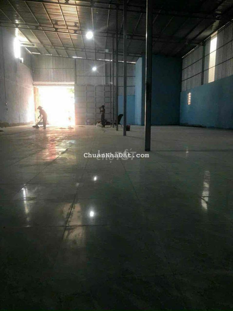 Kho xưởng MT đường lớn KD 20x30m 600m2  trần cao