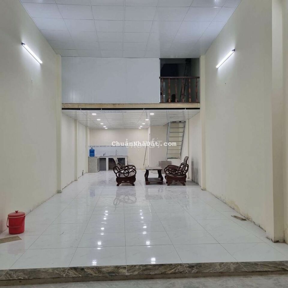 Nhà mt đường gần trường học khu vui chơi thiếu nhi Nhà mt đường gần trường học khu vui chơi thiếu nhi