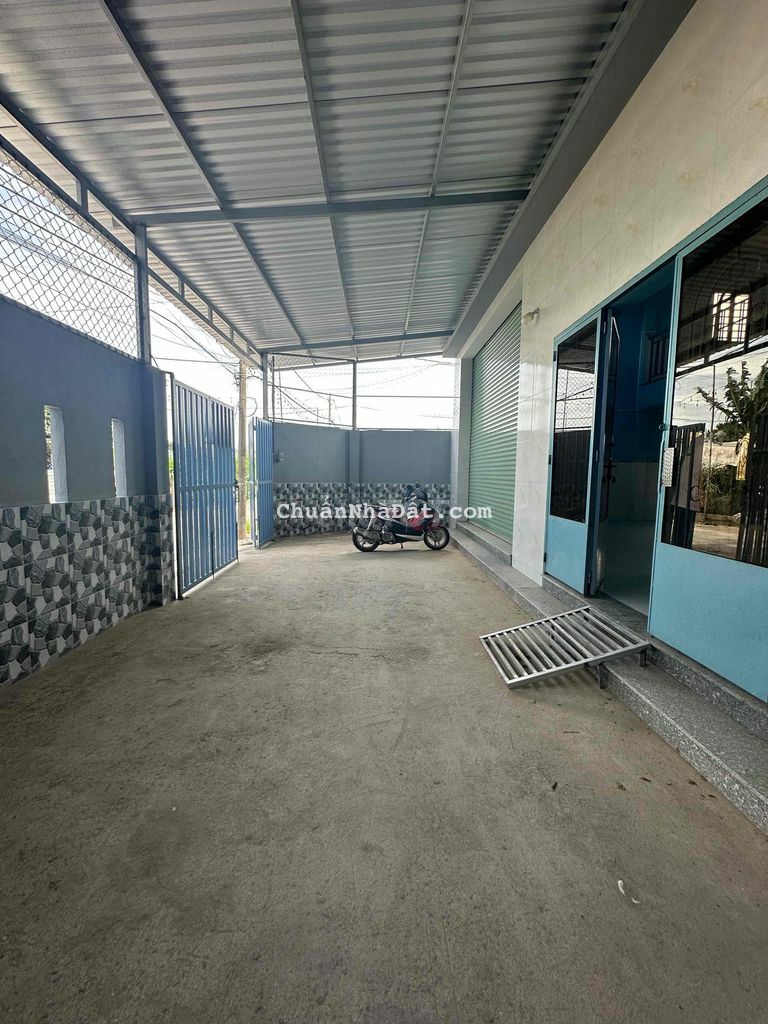 XƯỞNG MỚI SẠCH SẼ GẦN TÔ KÝ HÓC MÔN 300M CÓ LỬNG SẠCH SẼ GIÁ 15 TRIỆU