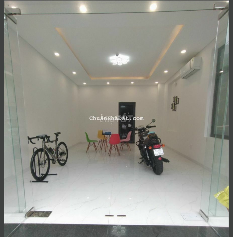 MẶT BĂNG 40M2 CÓ SẴN CỬA KÍNH MẶT TIỀN NGUYỄN CƯ TRINH