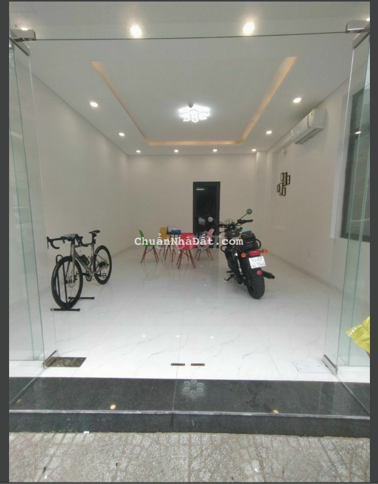 MẶT BĂNG 40M2 CÓ SẴN CỬA KÍNH MẶT TIỀN NGUYỄN CƯ TRINH