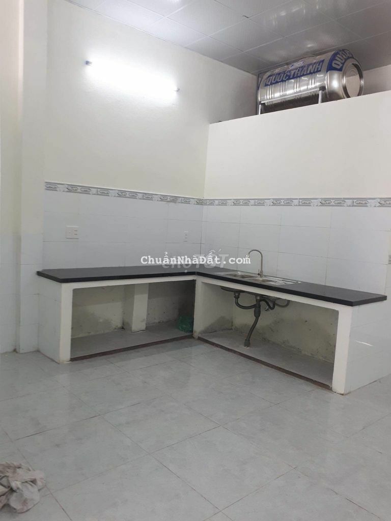 CHO THUÊ MT TRƯỚC BẾN XE , 100M2