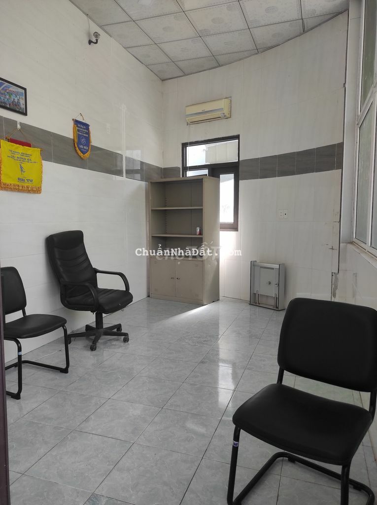 KHO 2 MẶT TIỀN 500M2 TRƯỚC BẾN XE TRUNG TÂM KHO 2 MẶT TIỀN 500M2 TRƯỚC BẾN XE TRUNG TÂM