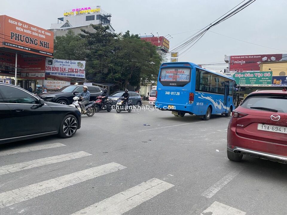 Cho thuê nhà xưởng đường ô tô ra vào thuận tiện. Hơn1000m khuthiên lôi