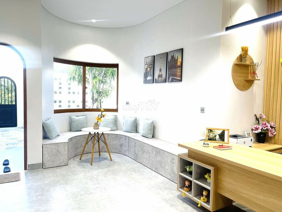 Cho thuê văn phòng Hoà Xuân chỗ đậu xe rộng rãi gần trung tâm