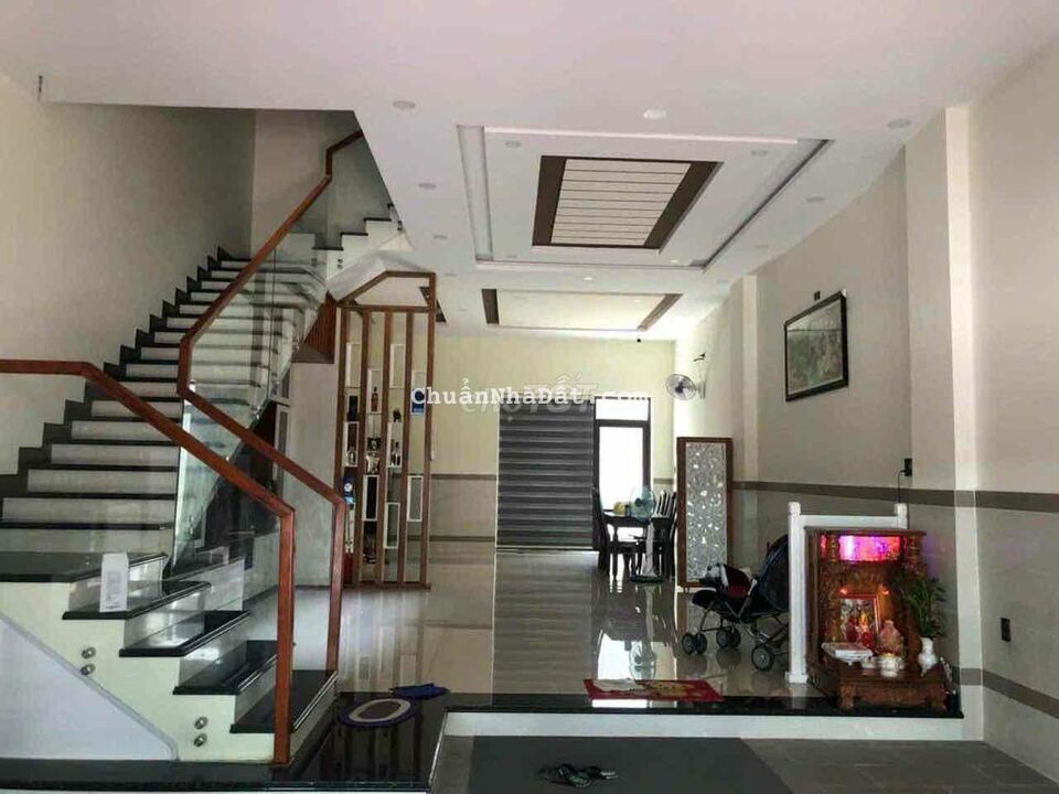 Cho thuê nhà 3 tầng mặt tiền Hoàng Cầm KĐT Vĩnh Điềm Trung Cho thuê nhà 3 tầng mặt tiền Hoàng Cầm KĐT Vĩnh Điềm Trung