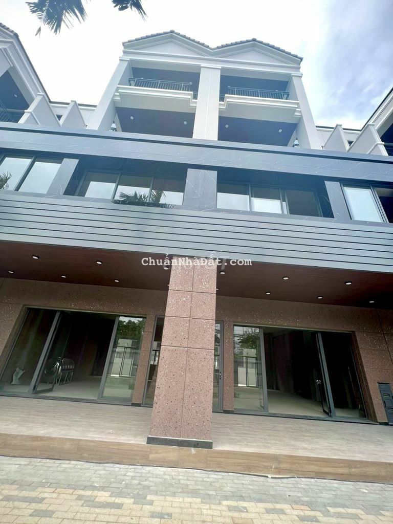 Cho thuê Shophouse Zeitgeist Nhà Bè 7x18m, 3 lầu nhà thô giá rẻ Cho thuê Shophouse Zeitgeist Nhà Bè 7x18m, 3 lầu nhà thô giá rẻ