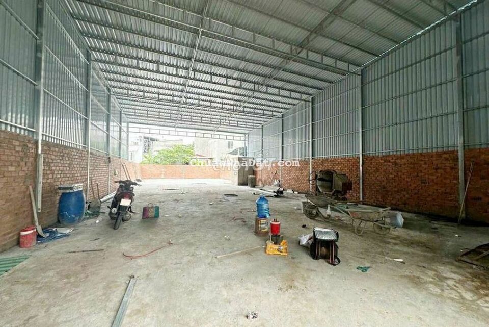 Cho thuê kho 10x30m, làng Đại Học Phước Kiển