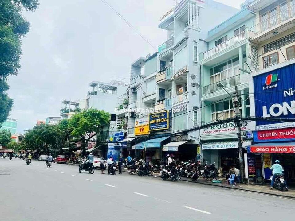 Cho thuê nhà mặt tiền đường Lý Tự Trọng