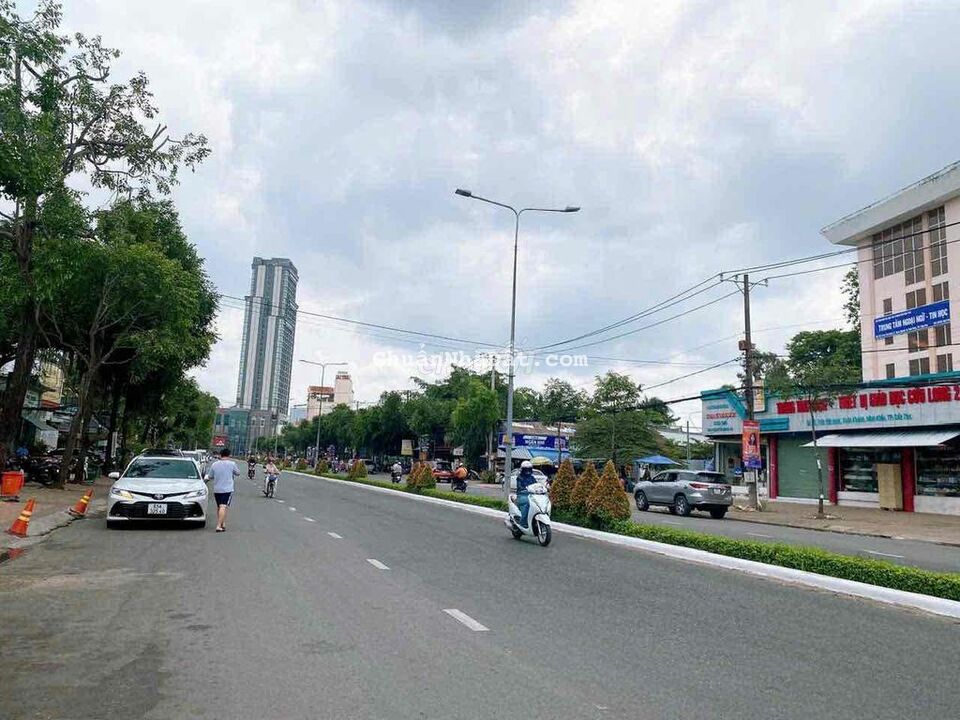 Cho thuê Nhà Trần Văn Hoài góc 2 mặt tiền